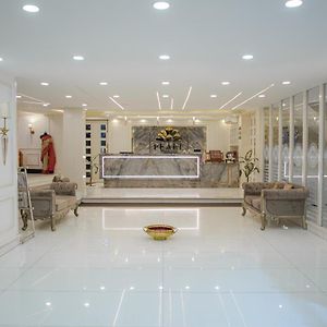 Pearl Courtyard